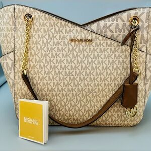 Michael Kors Jet Set Travel Large Handbag/Purse